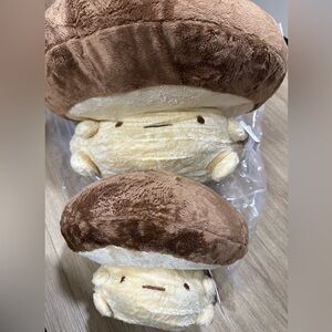 Fluffnest Puffpals Gus the shiitake mushroom 18" rare discontinued Mega/ regular